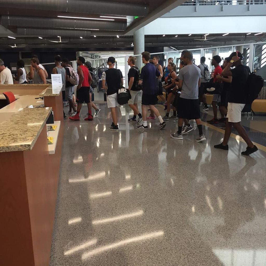 UNCGRecWell's tweet photo. The @UNCG Kaplab Center is now open. Come by and check it out. #GOWeek2016 #SpartanStrong https://t.co/494tPveVl0