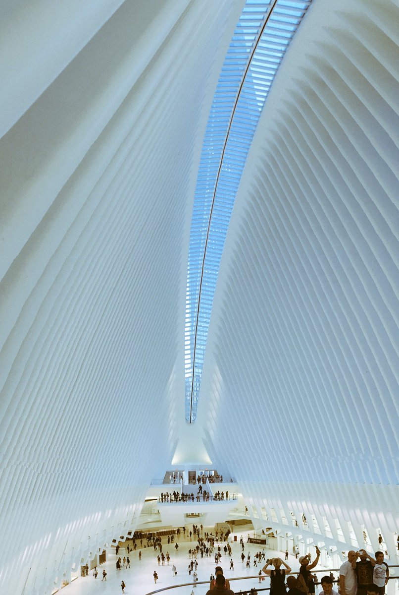 theretailer_wm's tweet photo. New retail space inside the oculus. Way to go @WestfieldAU! https://t.co/iepI2CqfPE