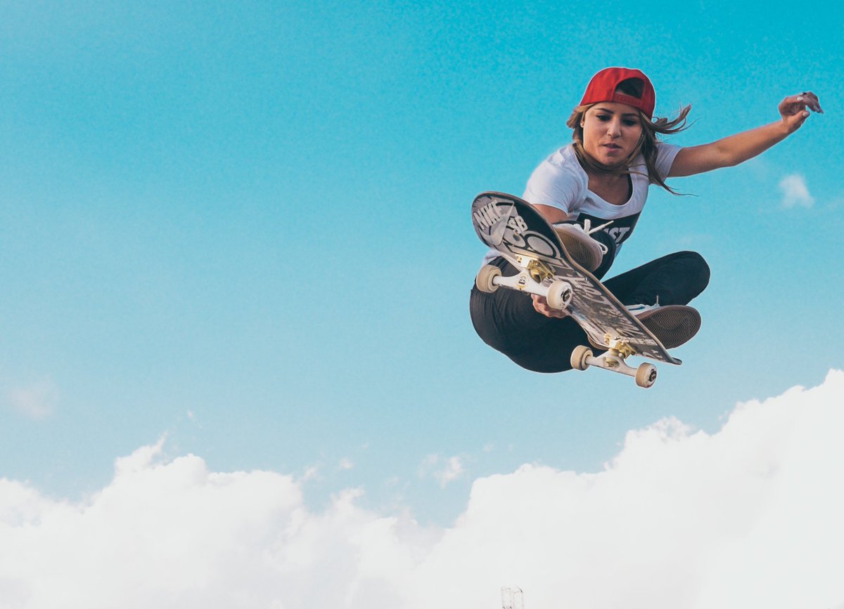 wizeloop's tweet photo. Qui a dit que le skate etait un sport d'hommes ?
Leaticia Bufoni waouh ! Sexy &amp; Pro :D #skategirl https://t.co/Ahlgiko4u6