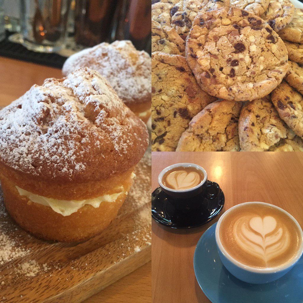 Coopsriverlight's tweet photo. It might be miserable outside, but inside at Riverlight we have some real treats today. #cappachino #freshlybaked https://t.co/PSaUWwn7o7