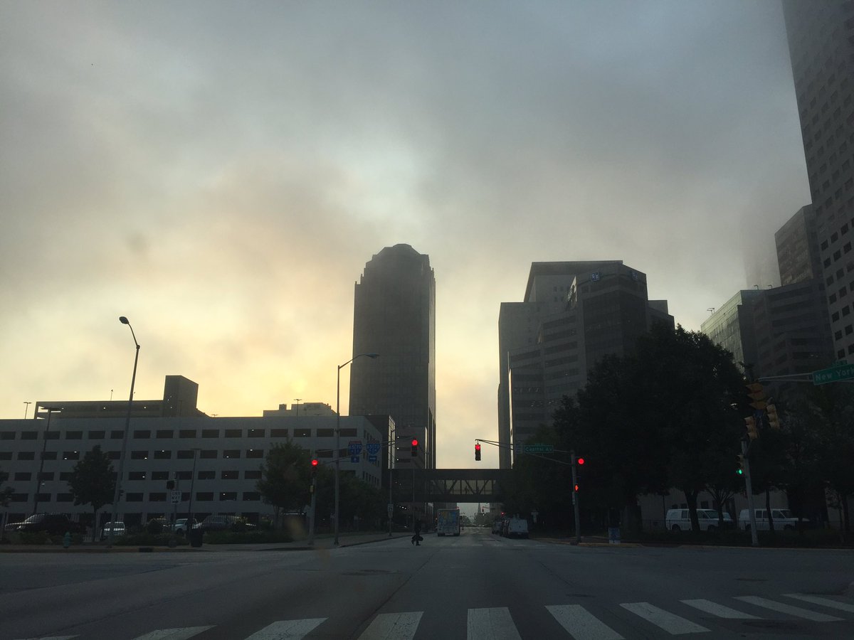 anootweets's tweet photo. #indydowntown amidst of fog! https://t.co/8RVzUasgJq