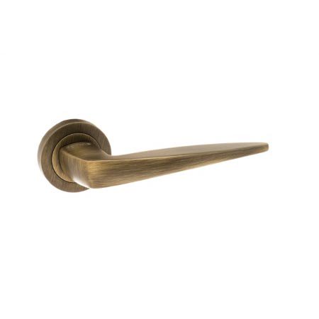 handlesandknobs's tweet image. Now available online this stunning range of Italian door handles at great prices.handlesandknobsdirect.co.uk/acatalog/Forme… #design