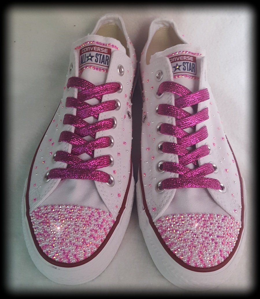 CuteNameFrames's tweet photo. #converse #wedding #bride #shoes #2016 #bling #blingconverse https://t.co/LQvk0JgFYg