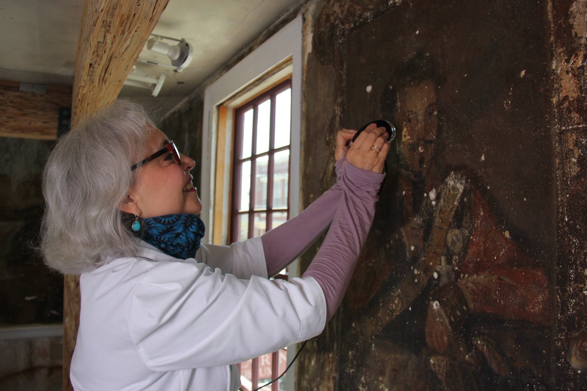 DigiMonastery's tweet photo. #Science in #preservation of #art UV, IR light source exam, and measure of light levels #SinclairInn @annshaftel https://t.co/oHroERd7nW