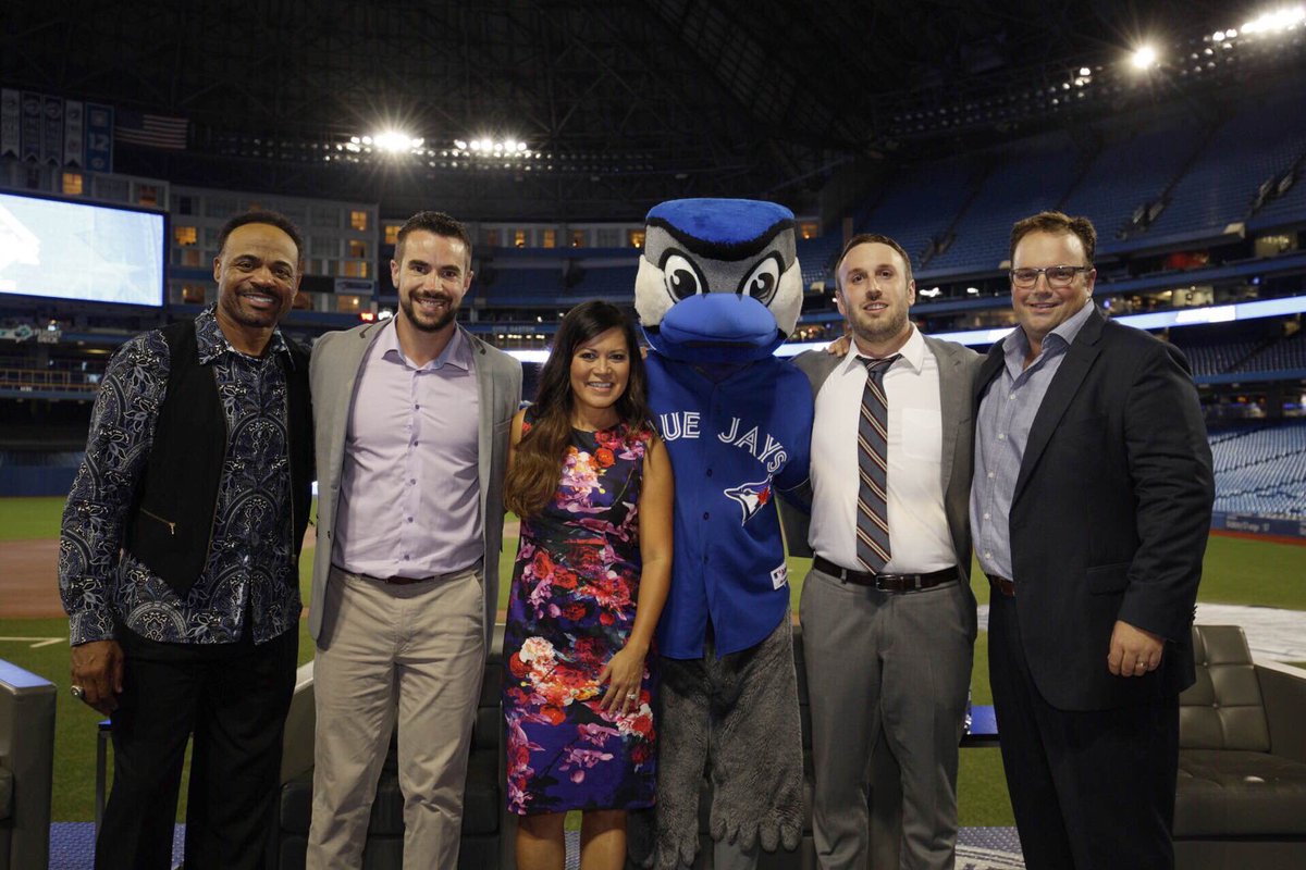 KevinRempel's tweet photo. Thanks for the opportunity to share the dugout and speak @JaysCare! That was a wicked fun evening! #ExtraInningsJCF https://t.co/ynqhnfaM3O