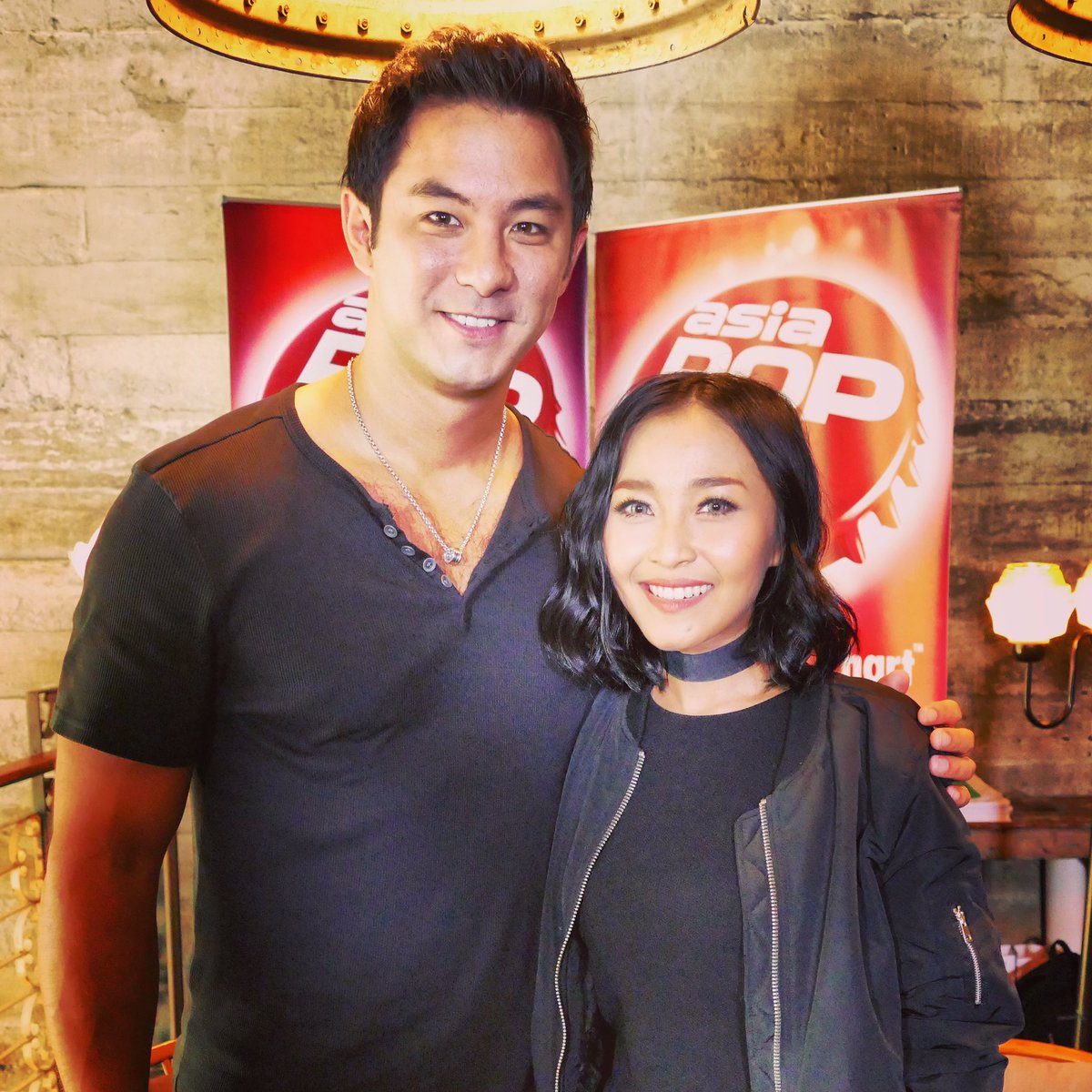 AsiaPop40's tweet photo. Did u know @rinni_w is co-hosting #ap40 with @domjlau on @Prambors this weekend⁉️ #rinniwulandari 💕 https://t.co/m7fnGlj0Jy