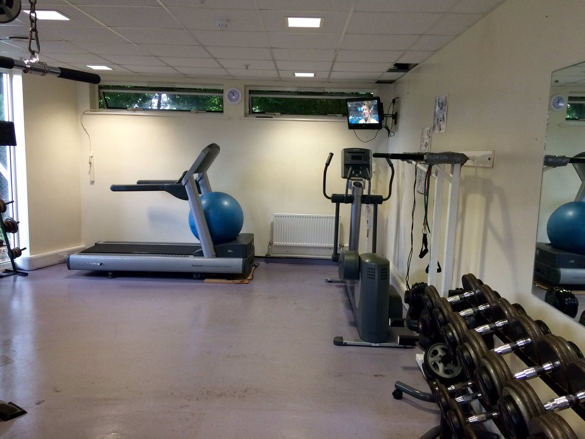 Dwatch_Bognor's tweet photo. Deep clean of station gym today. Next is showers and drying room.Just part of our daily routines. https://t.co/rnIIduU8LB