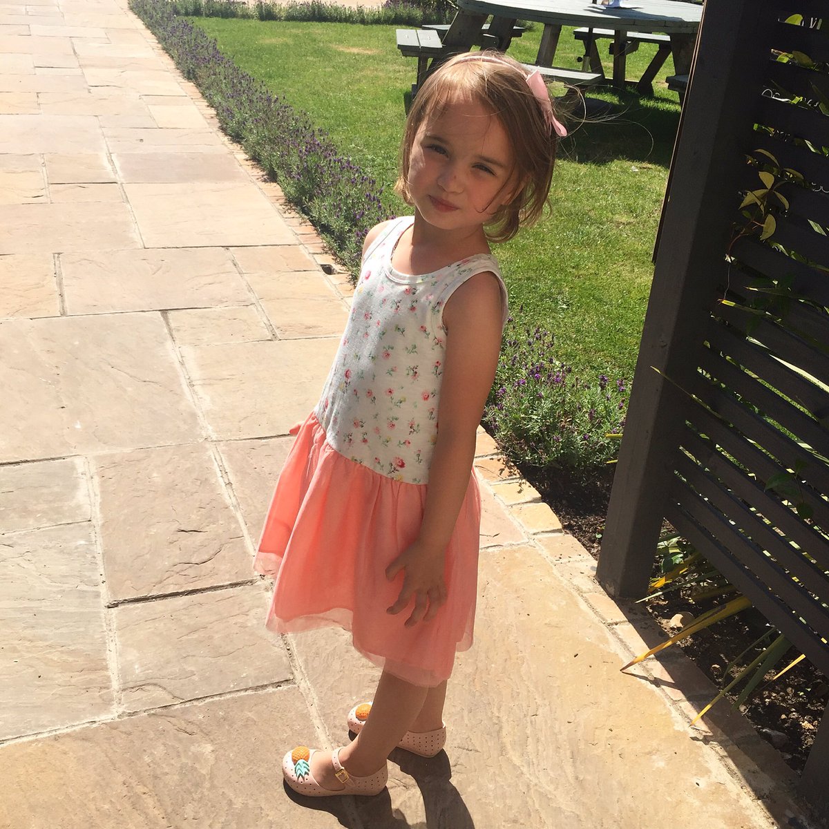 Summer fun wearing @gap and <a href="/shoesmelissa/">Melissa Shoes</a> 💥☀️✌️ xAx