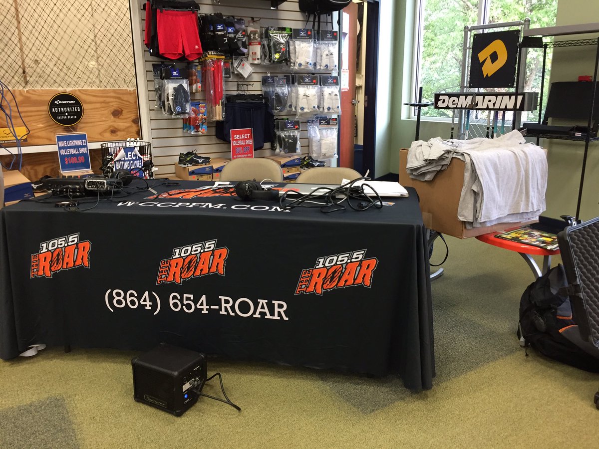 1055TheROAR's tweet image. #OutofBounds is here at @firstteamsc in Greenville off Wade Hampton! We have gift cards &amp;amp; t-shirts! #RoarOnTheRoad