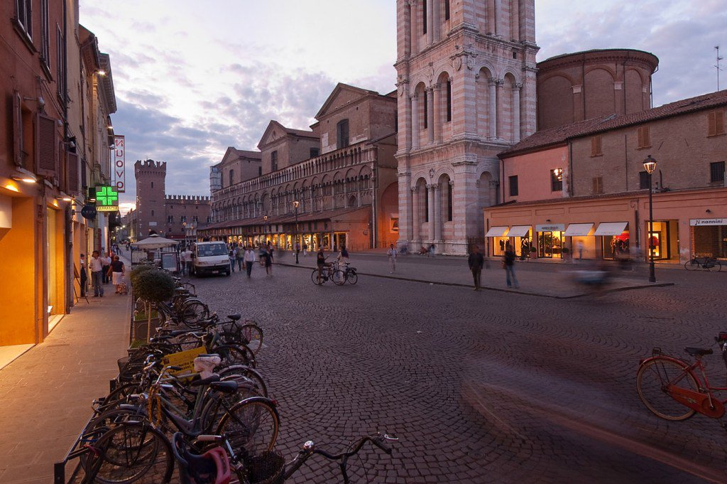 Sitabusit's tweet photo. Ferrara: how to get there https://t.co/slH8qjn2sX https://t.co/PQP7zxvlNV