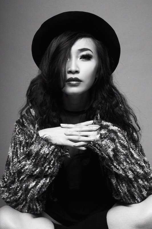 HotHitsUK247's tweet photo. #NowPlaying Lemme Get That (ft. Teza Sumendra) by @rinni_w - LISTEN NOW! https://t.co/VpnQNUIxMJ https://t.co/C8SGwIWRM3