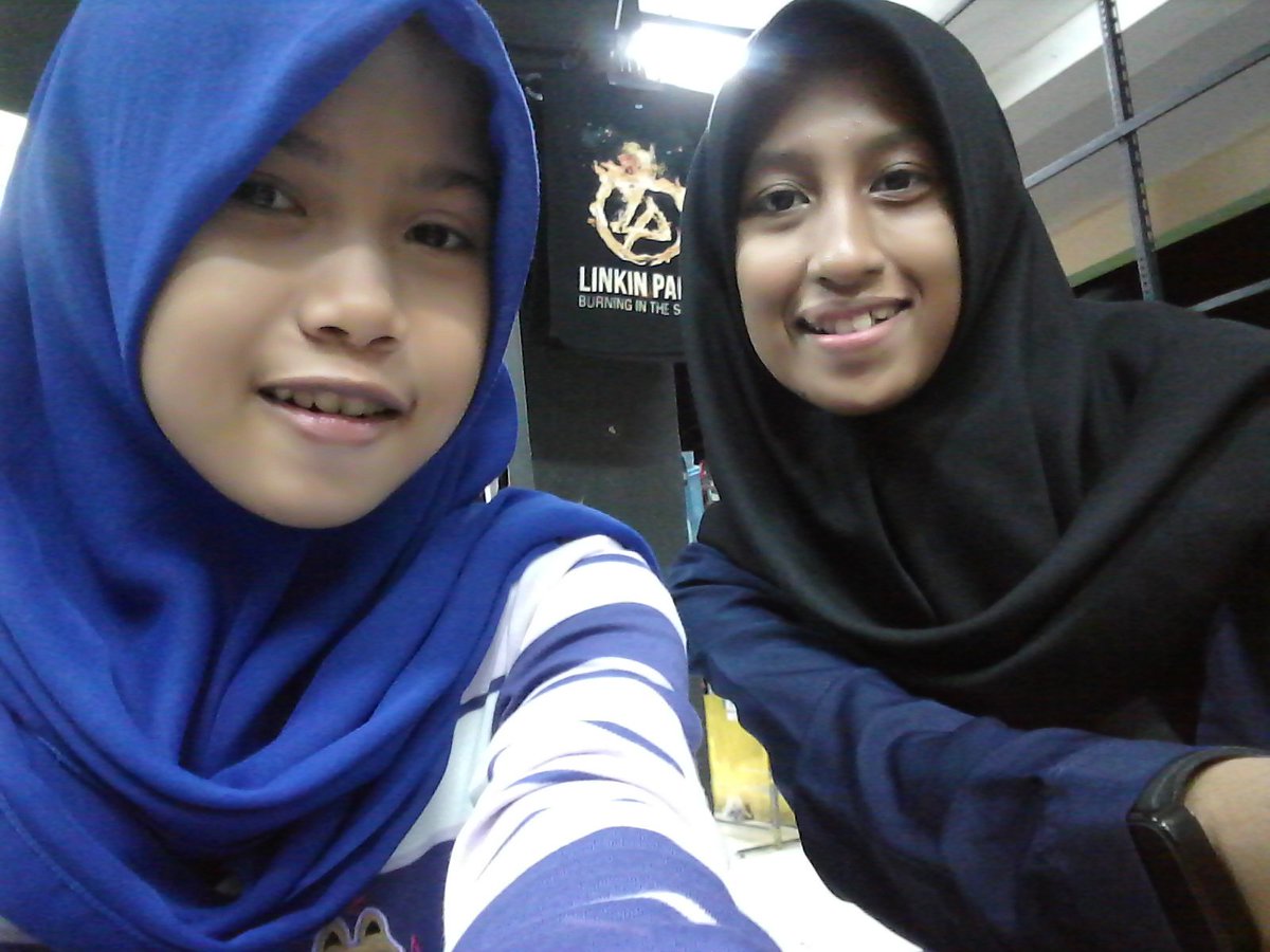 Adek Pesek tweet media