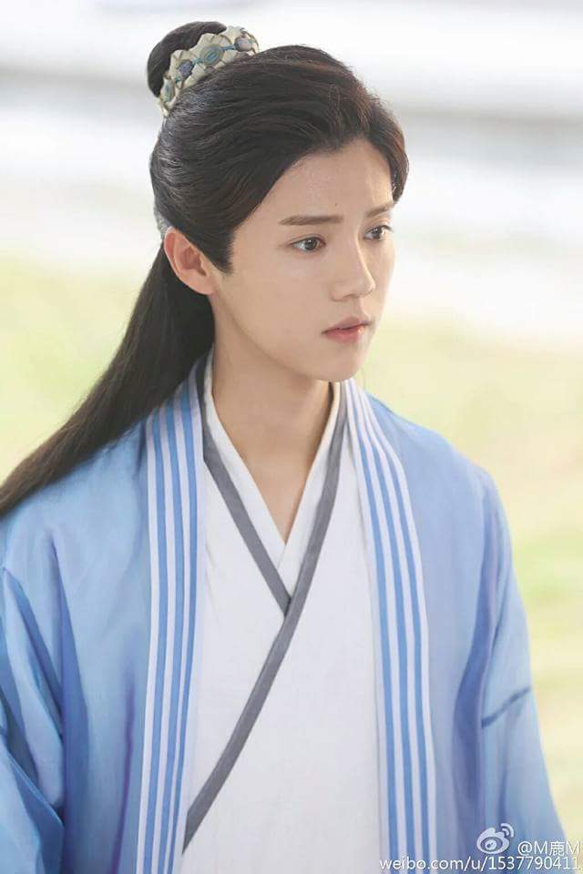 LUHAN (鹿晗) FANBASE tweet media