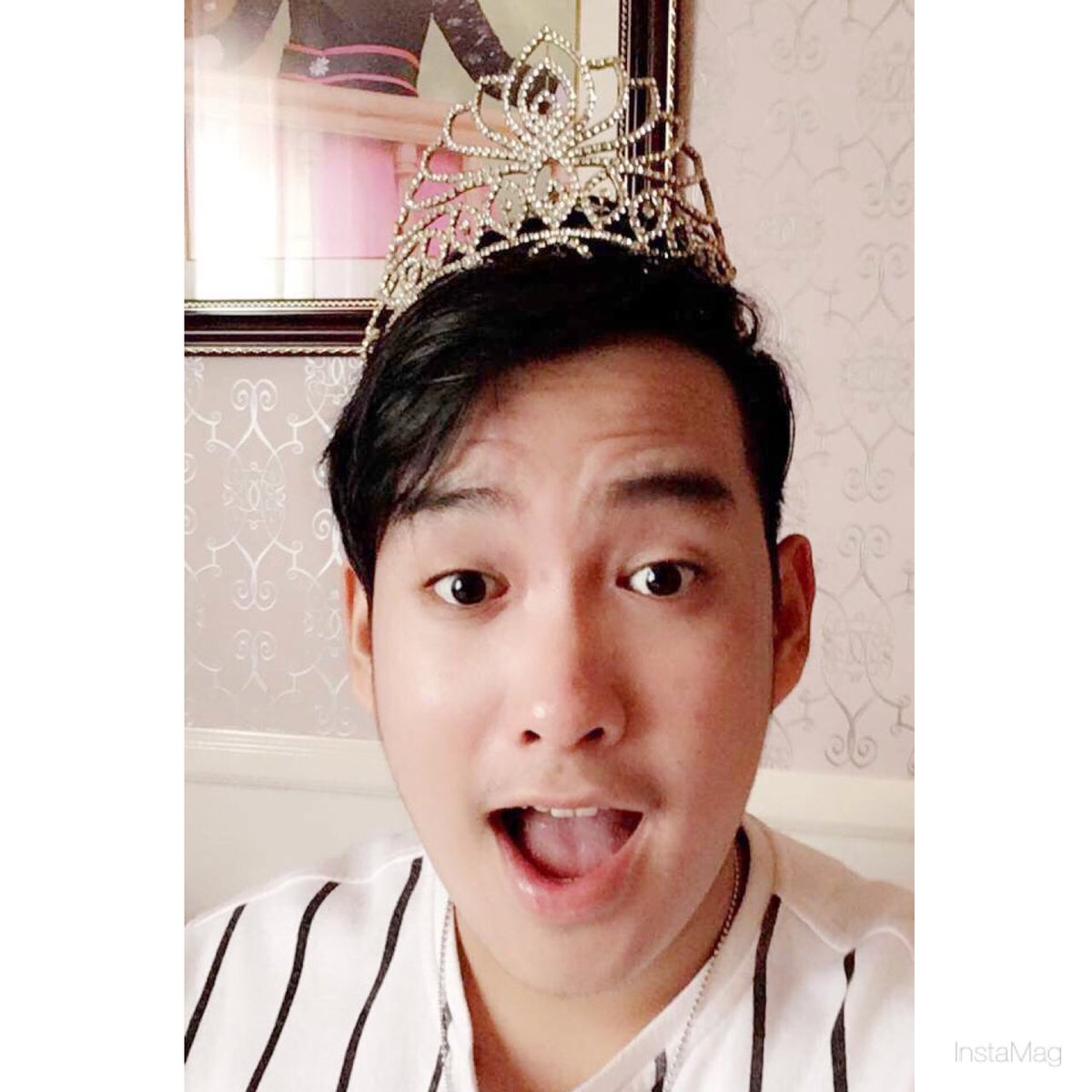 emonjeoffrey's tweet photo. I will build a fortress of ice, charot. #QueenFreya 😝 https://t.co/a0jCS5M5fY
