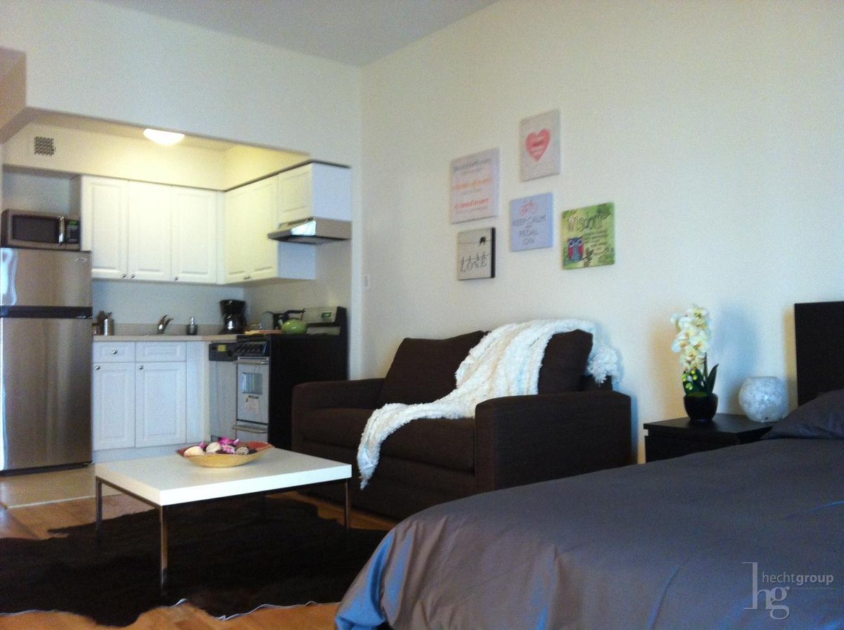 HechtGroup's tweet image. #StudioApartment #ForRent in #GramercyPark! #realty #realtor #realestate #nycrealestate ow.ly/HFlJ303m3cp