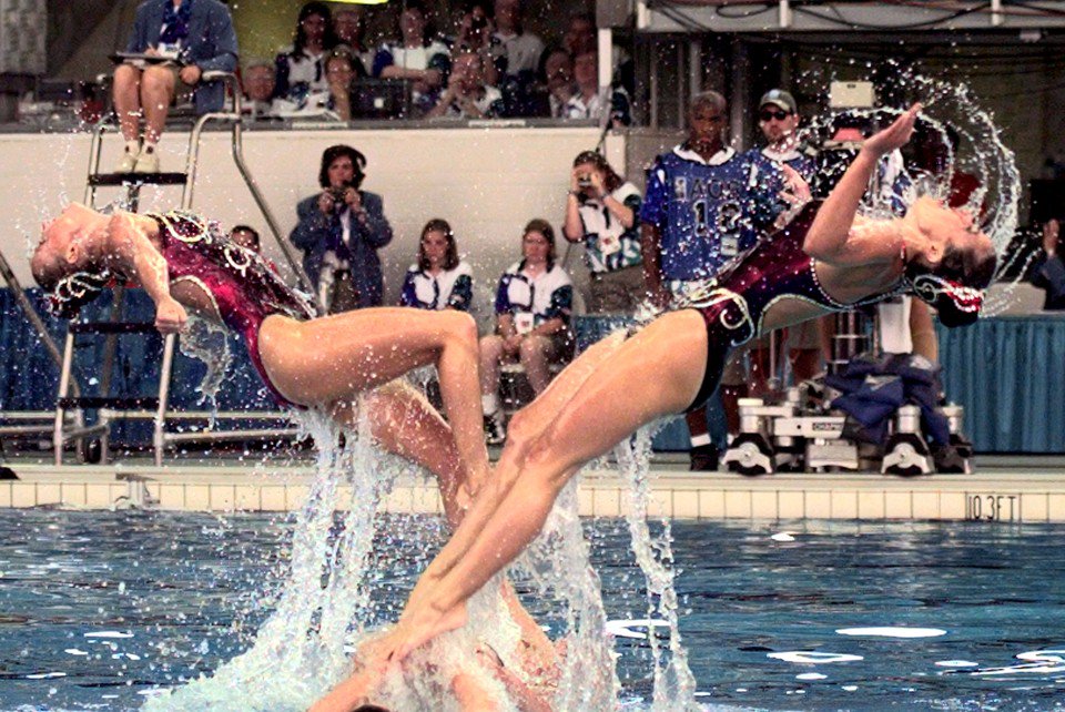 anodynemedia's tweet photo. totally blown away by #synchronizedswimming https://t.co/W7OGmR6tE1