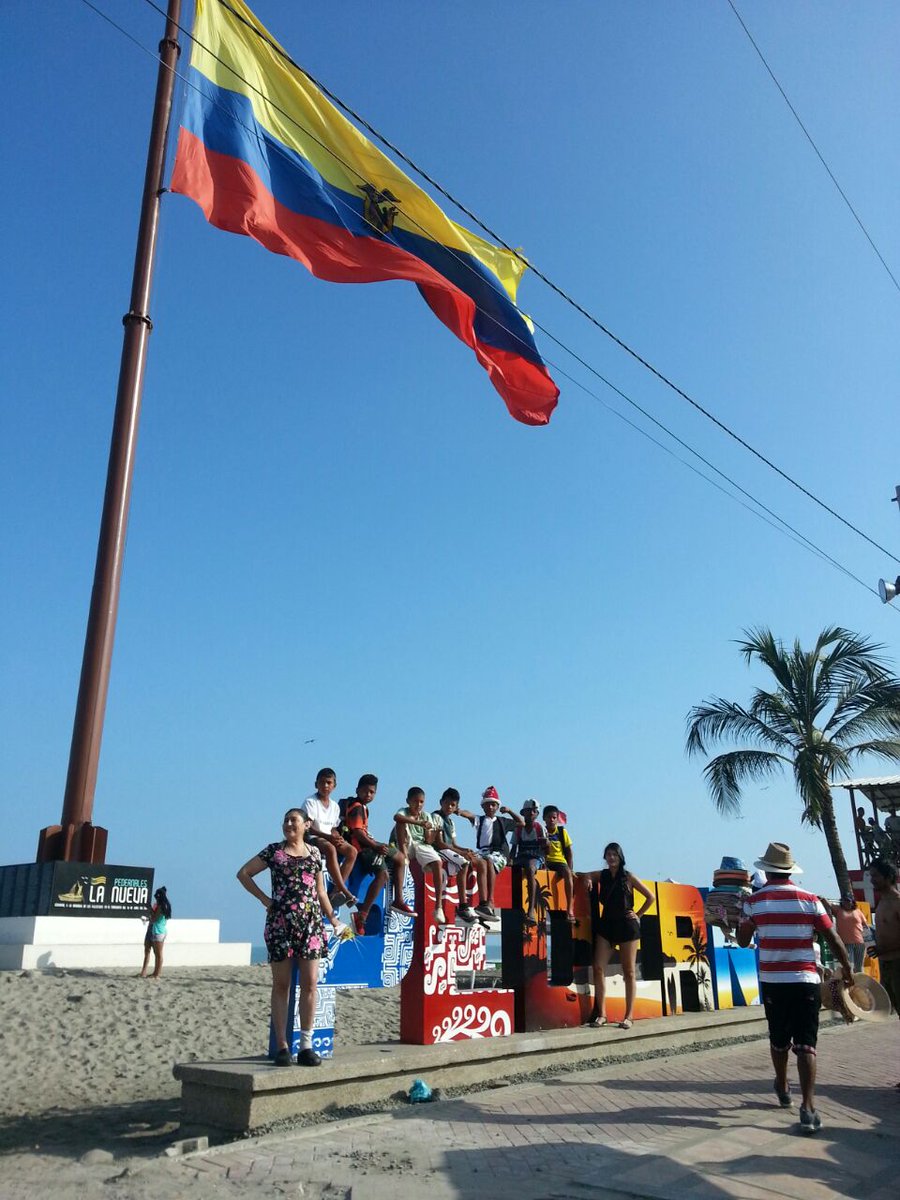 Myriam_Tipan's tweet photo. @jeffstinco ecuador miss you @simpleplan @SPEcuador #SPBackToEcuador https://t.co/qu3IJQWNZ0