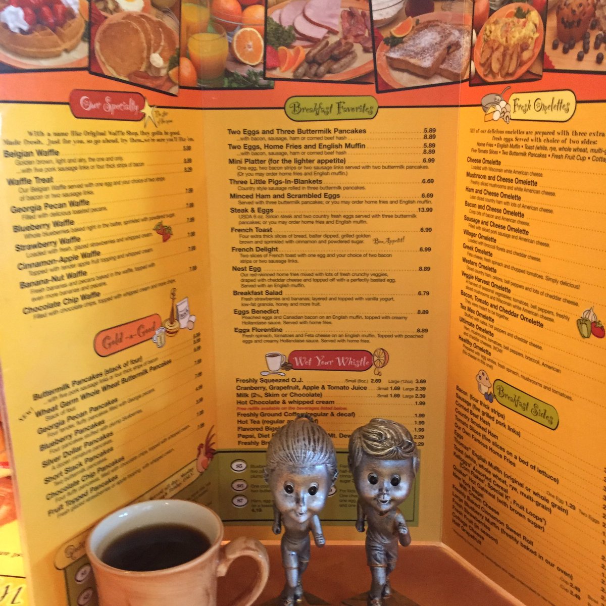nvhalfmarathon's tweet photo. Our bobbleheads Barb and Bob enjoyed breakfast at The Waffle Shop this morning. Where will they be next? #NVHM https://t.co/upuAhqR5xQ