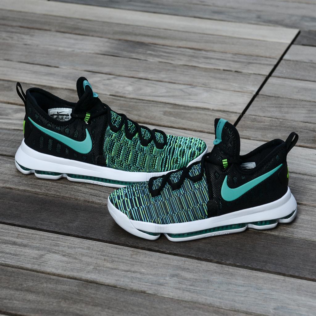 footaction nike boots