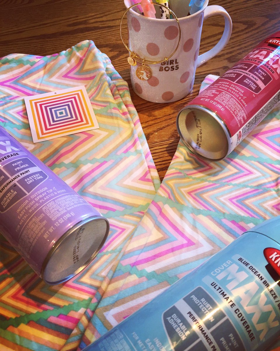 la_schuler's tweet photo. So much 2 do while in #thequeue #lularoe #leggings r pants #workfromhome #joinnmyteam #girlboss #BlessedAndGrateful https://t.co/kuWaaUo06J