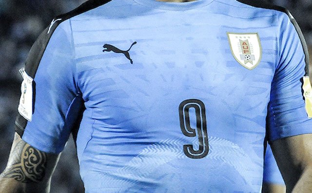ElEspectadorUy's tweet photo. AUF decide entre las ofertas de Nike y Puma para vestir a la “Celeste” https://t.co/Le9Hgdu7d7 https://t.co/CSUghv0BDD