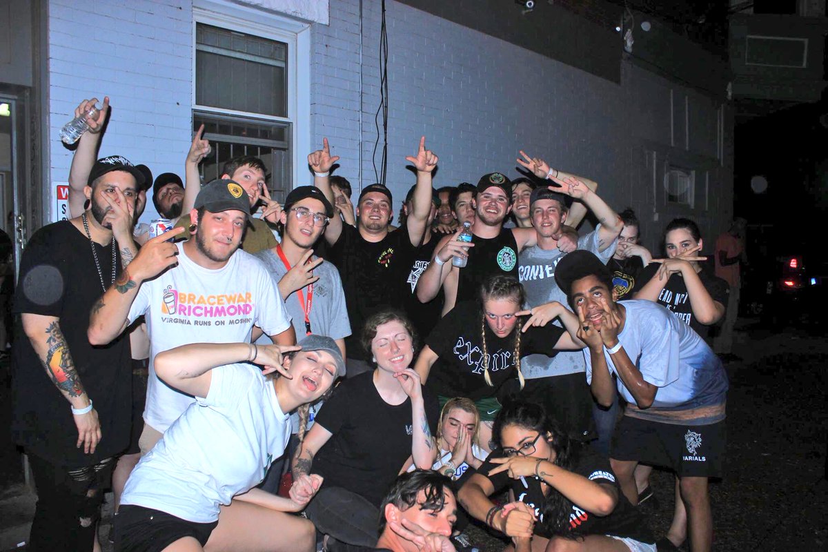 UnderAnimal's tweet photo. Wednesday night mosh https://t.co/1n2jqt5xQS