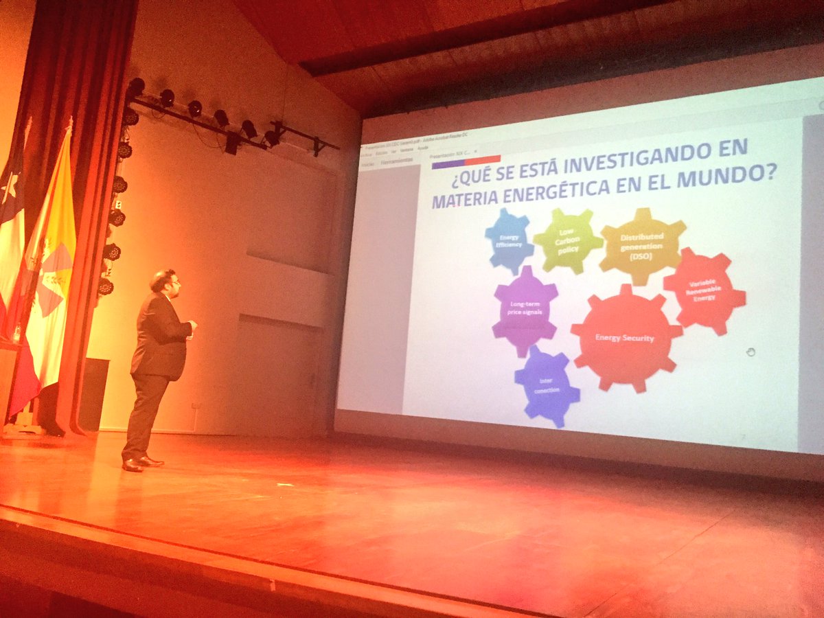 EnergiaLosRios's tweet photo. AHORA Seremi Pablo Díaz expone sobre Política Energética #2050 #Chile en Congreso @XIXCEIC #valdiviacl @minenergia https://t.co/TsQRqe3vXu