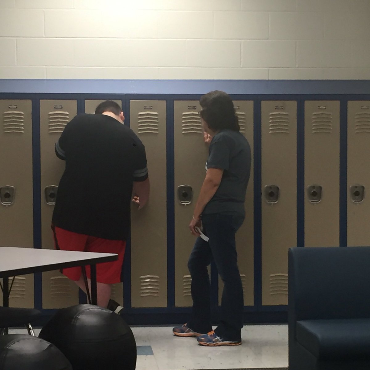 Katie_Lawson3's tweet image. Our staff is dedicated to helping our students in all areas of middle school. #lockerprobs #LMSsoars