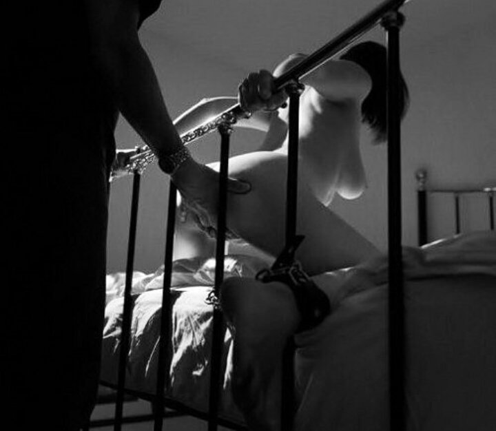 Sexy makeout bdsm daddy