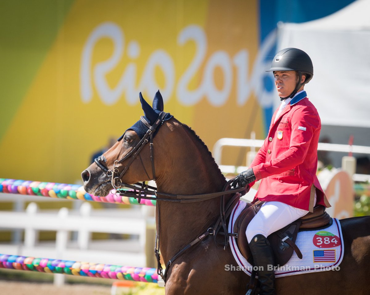 .<a href="/kentfarrington/">Kent Farrington</a> and Voyeur up next for #USA! 

Watch live: bit.ly/2bBf2s6
