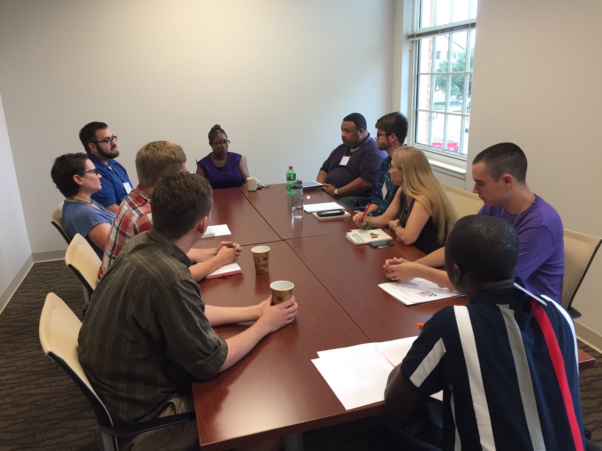 britedivinity's tweet photo. Theology break out sessions. #thinkingtheologically #orientation. #shiningBRITE https://t.co/0XVpY0Rgu2