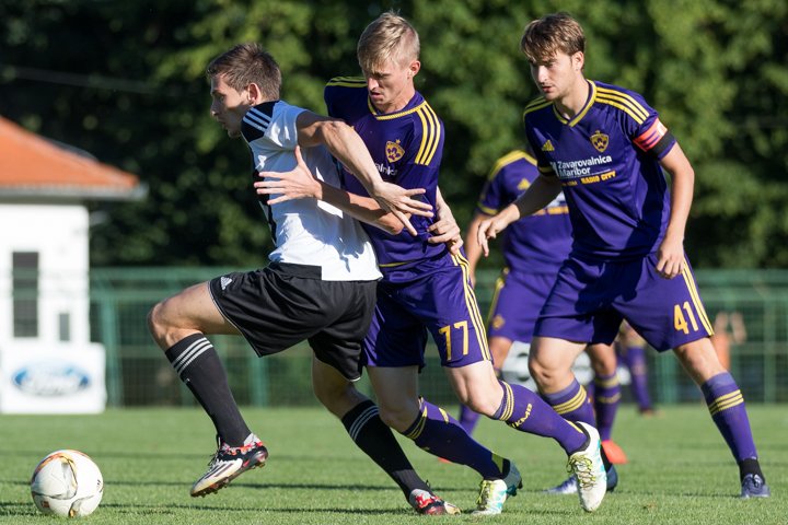 snportal's tweet photo. '@NKMaribor B lov na #2SNL pričenja proti Korotanu, Šampion gostuje v Brunšviku. #3SNLsever https://t.co/nSqOPOH1w6 https://t.co/vnq8rEzVQ7