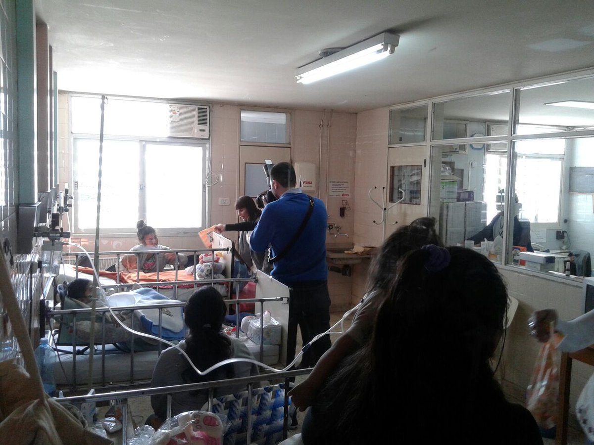 De visita en el área de pediatría. Celebramos anticipadamente el Día del Niño. Enfrentamos a la #Leucemia con valor