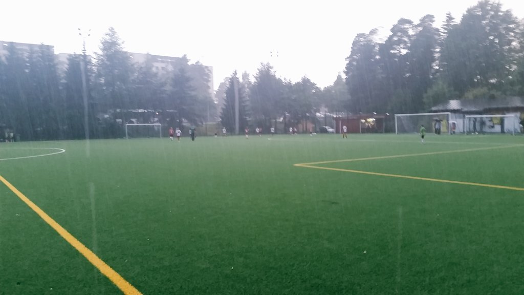FCLohja06's tweet photo. @FCLohja06 haki 3-2 voiton Espoosta. Ottelun loppuun saatiin kunnon monsuunisade... https://t.co/pqjtyvx2M5