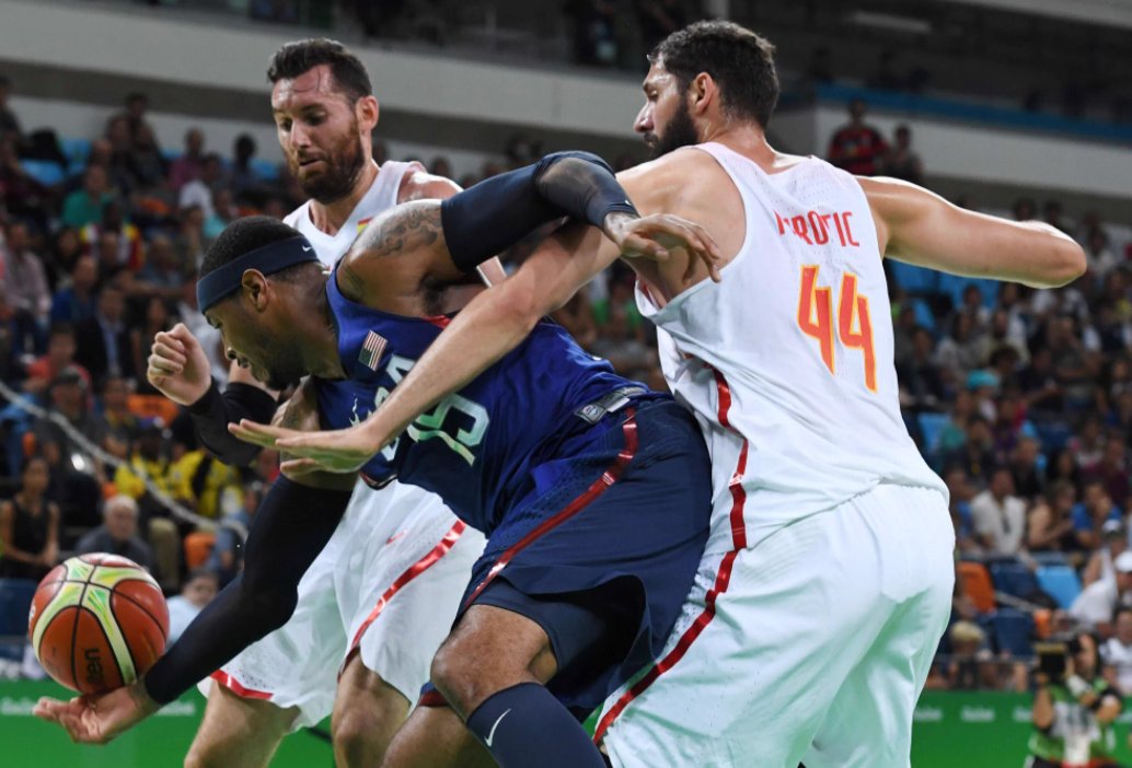 ¡No pudo ser! Hemos dado la cara ante #USA pero se escapó la victoria (76-82). ¡¡Muy orgullosos de #ESP!! #Rio2016