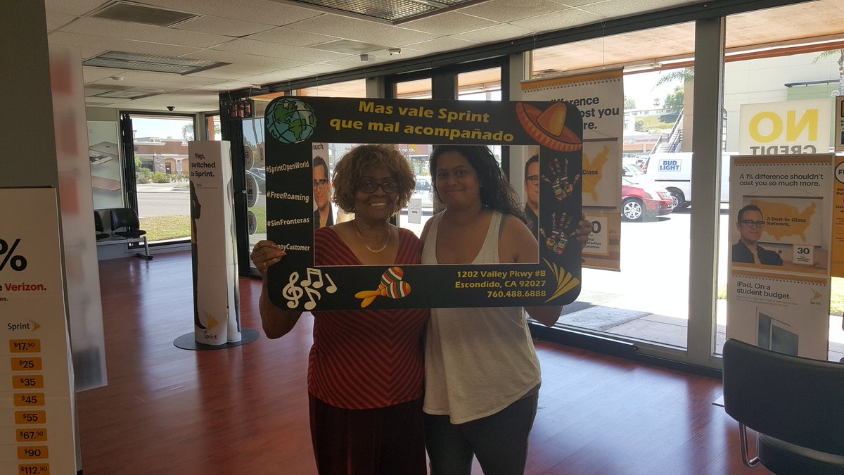 Happy customer got 2 new iphones  #byeverizon 
<a href="/amatti12/">Samira Sam</a> @BernardArabo <a href="/ExpertsChoice/">UCR Sprint</a>