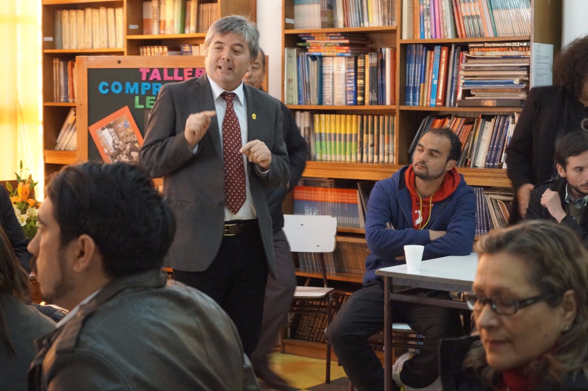 SEREMI_EDUC_V's tweet photo. Seremi junto a profesores de la Escuela Alemania de #Valparaíso #LaReformaConLosProfes
https://t.co/rxOk6j4oMy https://t.co/PSy53kRYXT