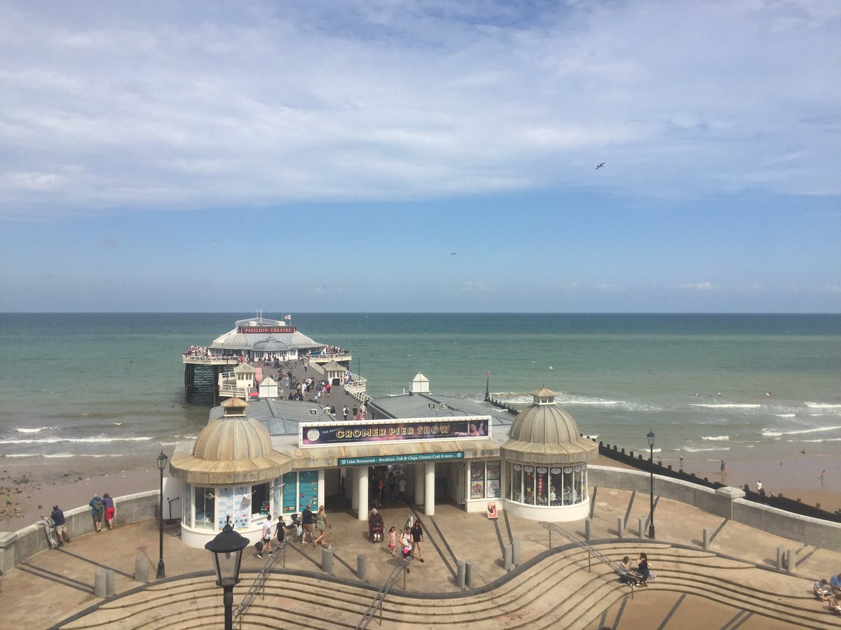 EastEnglandP2P's tweet photo. We start our charity #bikeride at Cromer Pier, #EEP2P raising money for @BBCCiN #cromer https://t.co/Z171OH9YRY