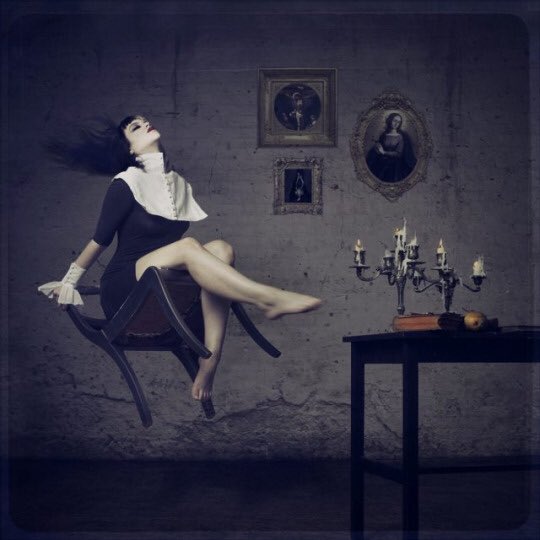 sarah_calavera's tweet photo. Photo by Amy Ballinger #photography #witchy https://t.co/0QvQYImjuc