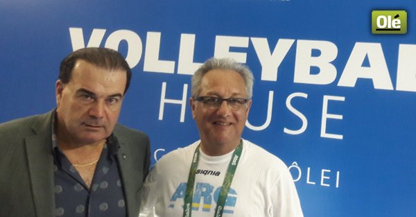 DiarioOle's tweet photo. #Velasco arregló su continuidad por cuatro años más, hasta los #JuegosOlímpicos de Tokio https://t.co/DGp6uu94CY https://t.co/8SwpxDIhkR
