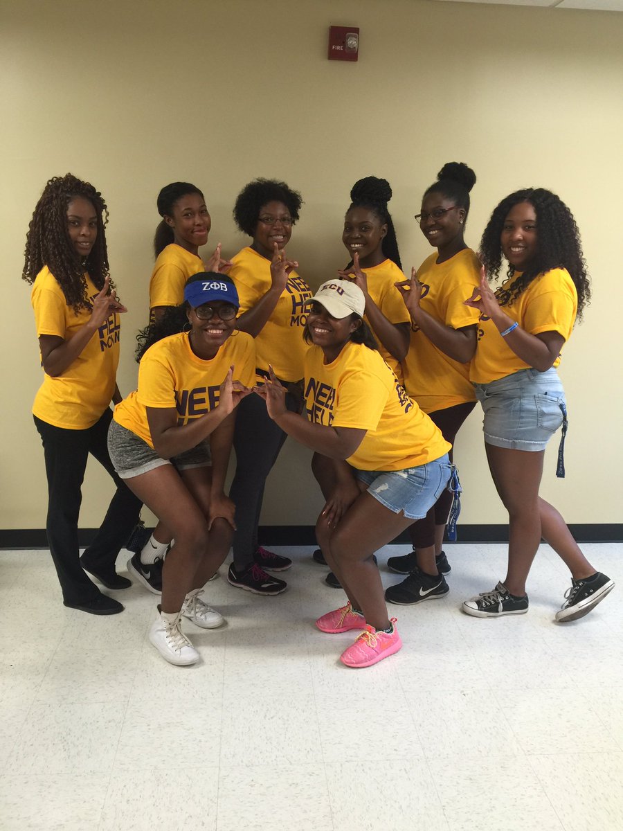 LM_ECUZetas's tweet photo. Freshman Move In Was A Success! https://t.co/ZoHbGic2Nf