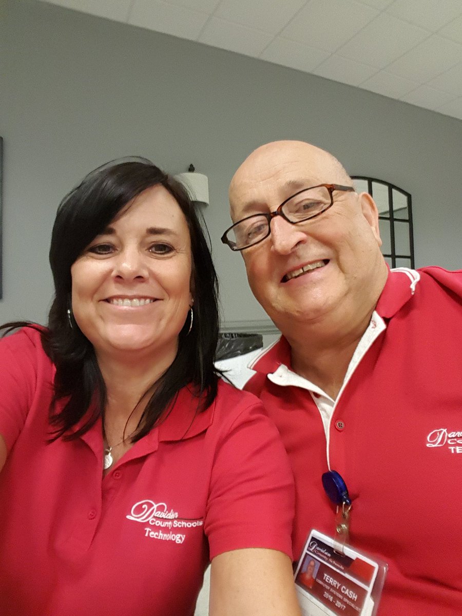 RaniAnderson1's tweet image. #techkickoff pic with a technician