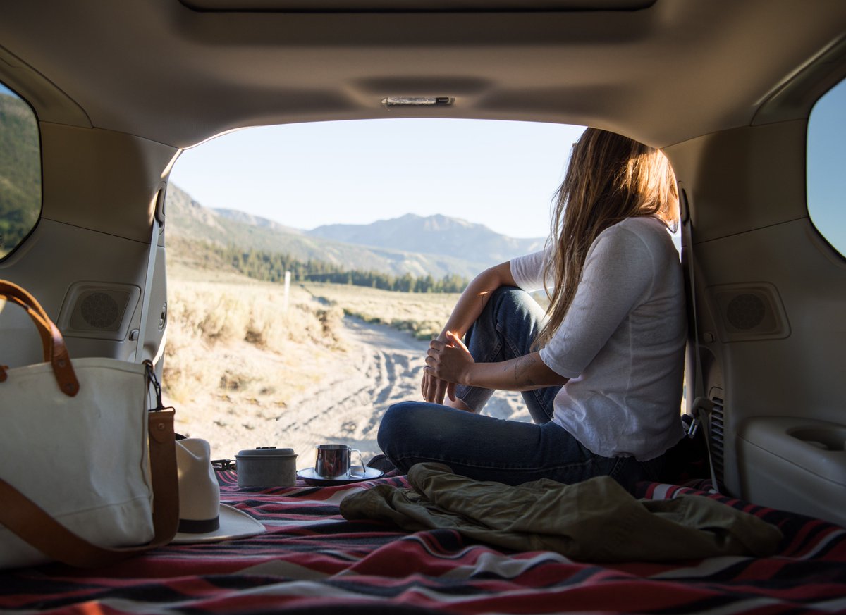 NissanUSA's tweet photo. Sometimes you have to pull over, take in the view, & have some tea. #FindYourNewPath with the new #2017Pathfinder. https://t.co/AYpcSQjfvA