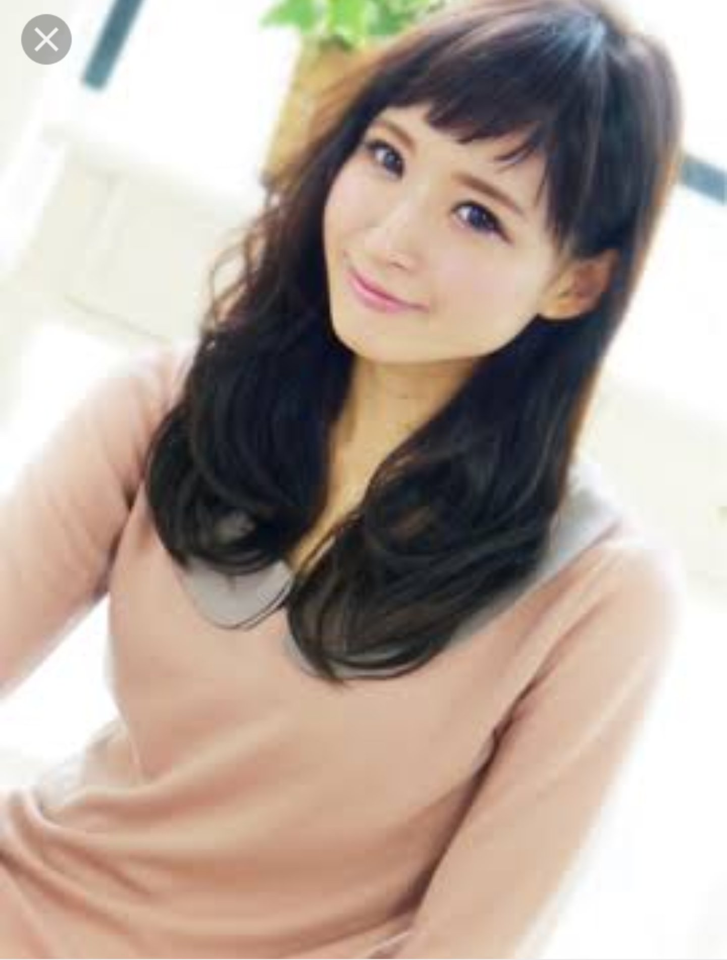 みによん 22 こういう眉上斜めバングでロング みたいなのめっちゃ好きなんだけどさ 今ミディアムボブくらいだし 短い方が似合うって言われたし でもこの前髪楽だし可愛いよね でも今のバイト先でやったとしても髪帽子に入れるから和田アキ子になるし