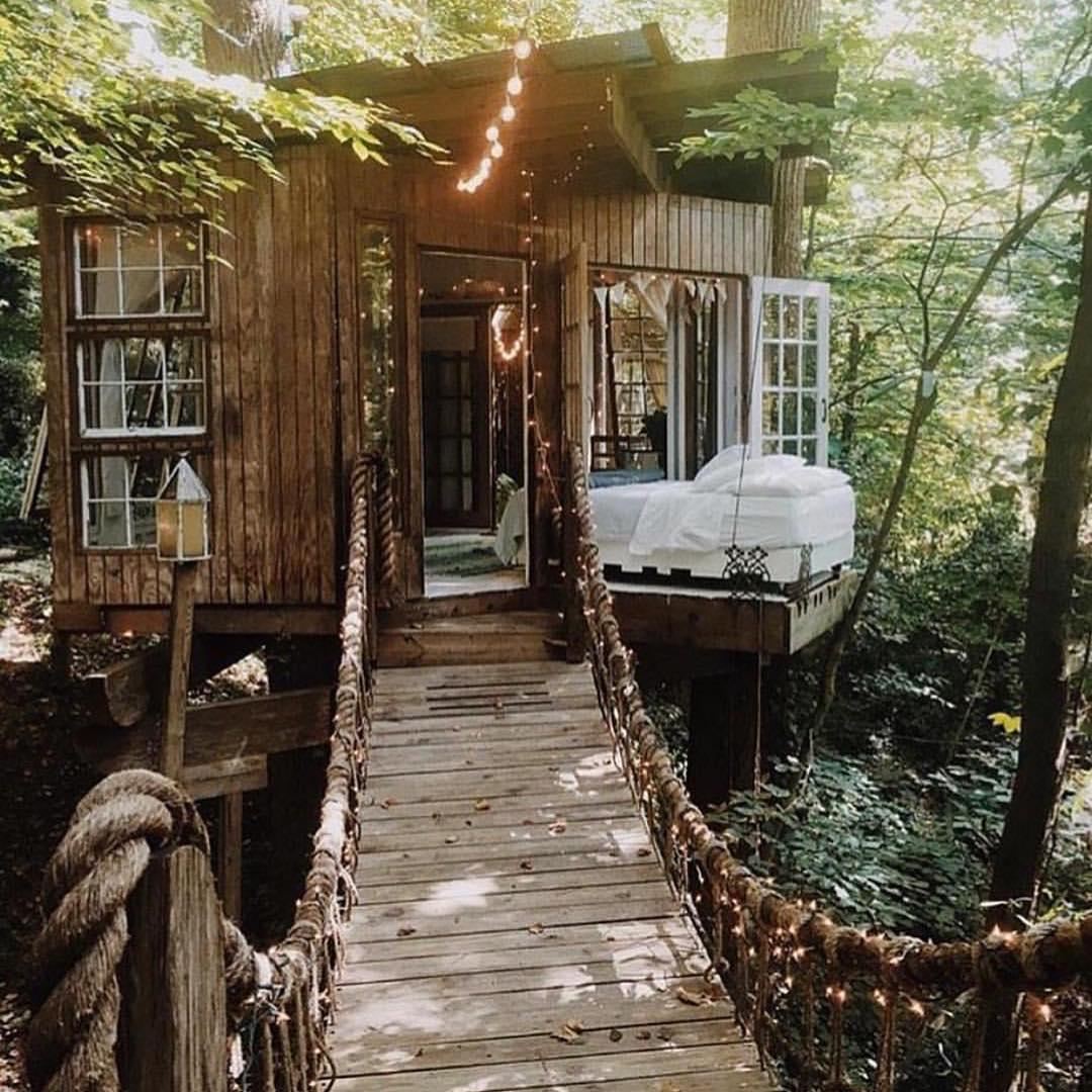 lucyhale's tweet image. I'll be here 🙋🏻 (repost from @FreePeople )