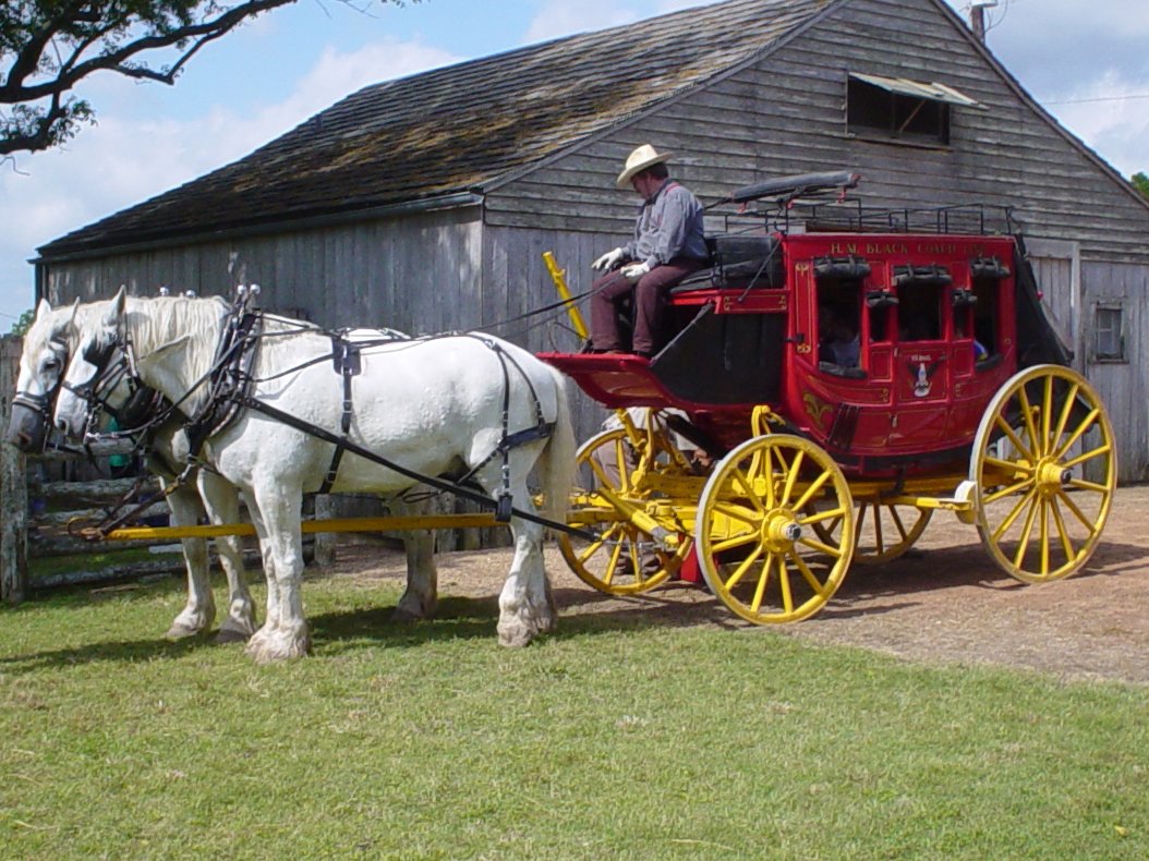 visitbrenham's tweet photo. This #stagecoach can be ridden at #FanthorpInn just a short drive away from #BrenhamTX. https://t.co/GM5CAuNrWa https://t.co/uf57n67QCe