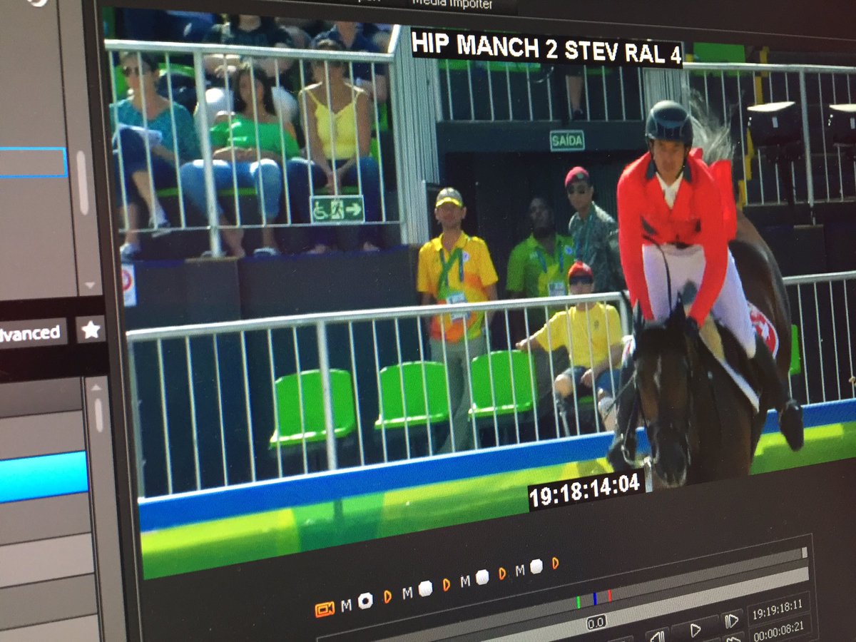 Isabellemusy's tweet photo. On y croit!! #Guerdat #hippisme #Rio2016 #barragepourlor 🇨🇭🏅 #rtssport https://t.co/nQ4Fv9wIgk
