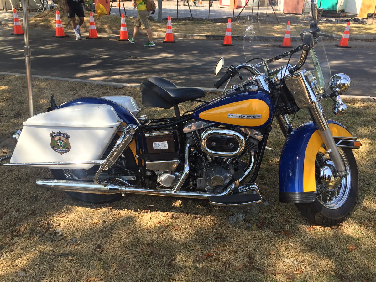 Бразилийн цагдаа нарын унаа "Harley Davidson"