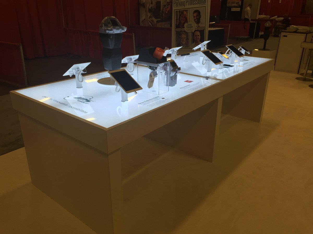 FocusDisplays's tweet photo. Focus Displays recently designed &amp; produced this innovative 10' display table with LED lighting for a client! https://t.co/NpXDIlCsqd