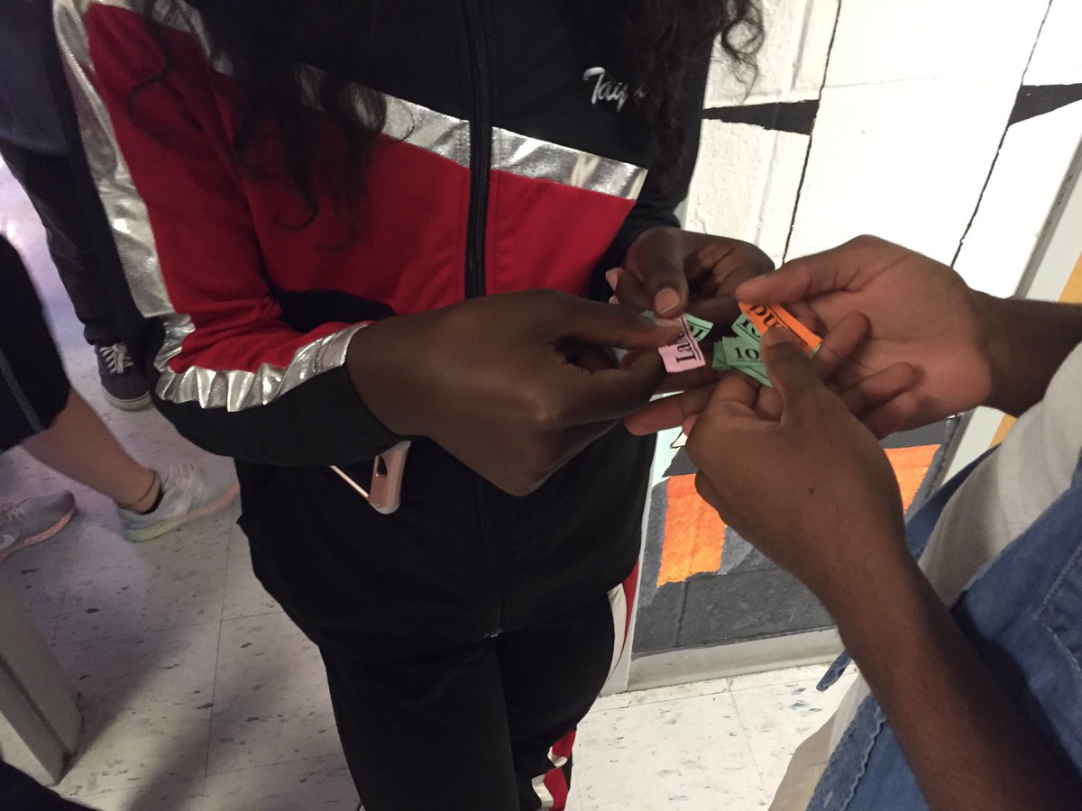 RockdaleHigh's tweet photo. Chaos? More like capitalism! U.S. History classes simulating Mercantilism! #HistoryInAction #RockdaleTeachersRock https://t.co/PgZdC13V7c